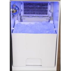 MÁQUINA DE GELO TECNO PROFESSIONAL TIM30 EXDA EM INOX ESCOVADO CAPACIDADE DE 30KG/DIA, BANDEJA DE 12KG PARA AMBIENTES EXTERNOS E INTERNOS 37CM 220V