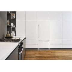 REFRIGERADOR BERTAZZONI MAS REF905BBLXTT 90CM DE EMBUTIR FLUSH BOTTOM FREEZER COM 596 LITROS ABERTURA PARA ESQUERDA PUXADORES TUBULARES AÇO INOX 220V