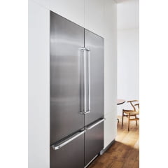 REFRIGERADOR BERTAZZONI MAS REF905BBLXTT 90CM DE EMBUTIR FLUSH BOTTOM FREEZER COM 596 LITROS ABERTURA PARA ESQUERDA PUXADORES TUBULARES AÇO INOX 220V